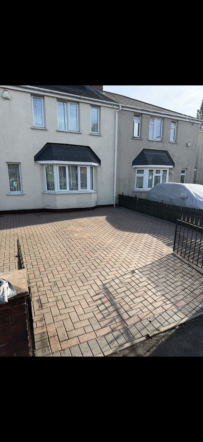 Driveway after professional pressure washing